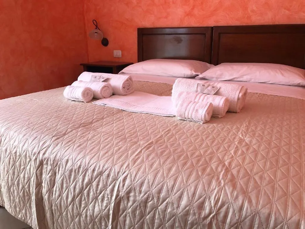 L'Attico Piazza Sant'Oronzo Bed & Breakfast Lecce Italy